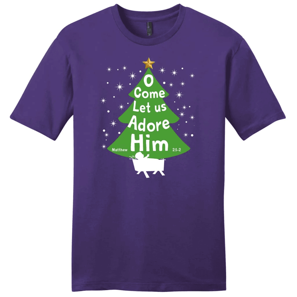 O come let us adore Him Christmas tree Men's t-shirt